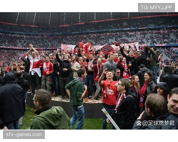 拜仁慕尼黑欧冠强势回暖，华丽表现点燃球迷热议